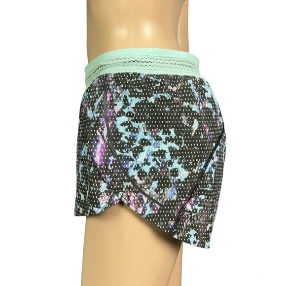 Lululemon Womens Split Second Short In Floral Sport Tranquil Blue Multi Size 6 - Picture 4 of 11